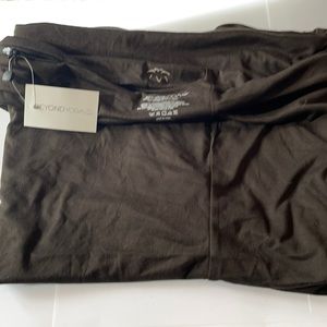 NWT Beyond Yoga pocket infinity scarf